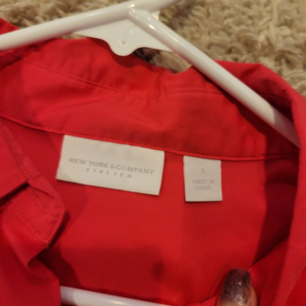 NY&Co Solid Watermelon Red Pink Fitted Button Down Collared Top New York & Comp - Picture 6 of 6